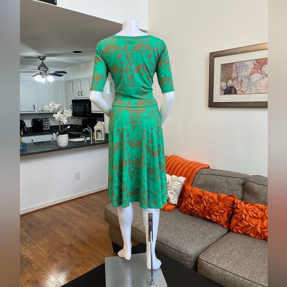 ❣️🆕LuLaroe Green&Orange Printed Nicole Dress❣️ - Picture 6 of 7